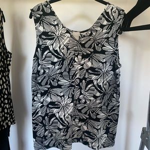 Chico’s Travelers Printed Tank size 2 (12/14)